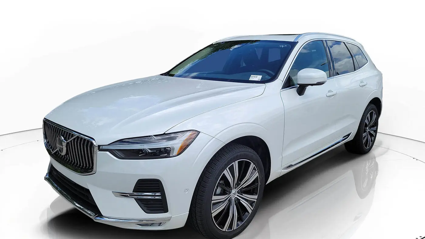 2023 Volvo XC60 B5 Plus Bright Theme