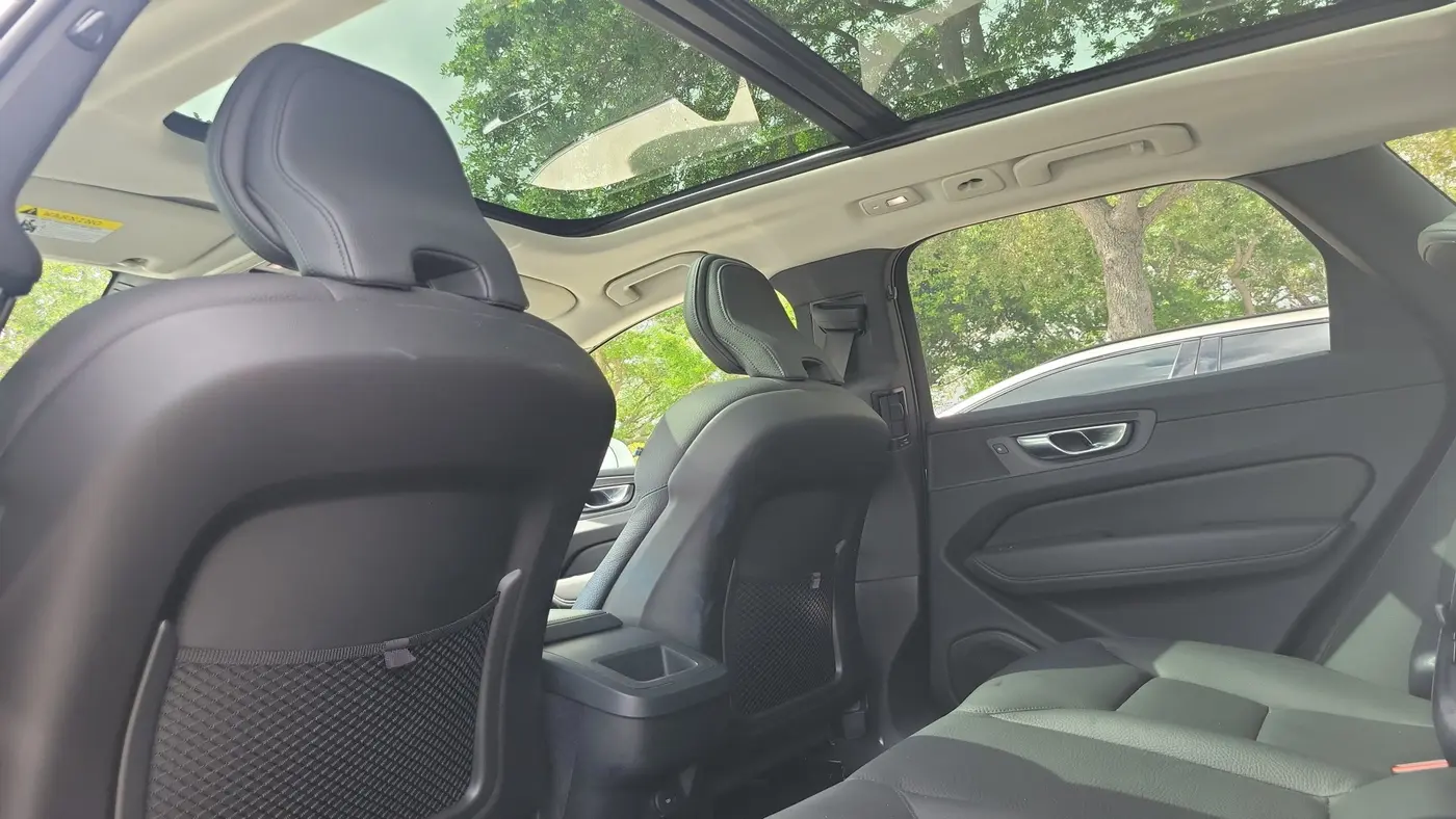 2023 Volvo XC60 B5 Plus Bright Theme