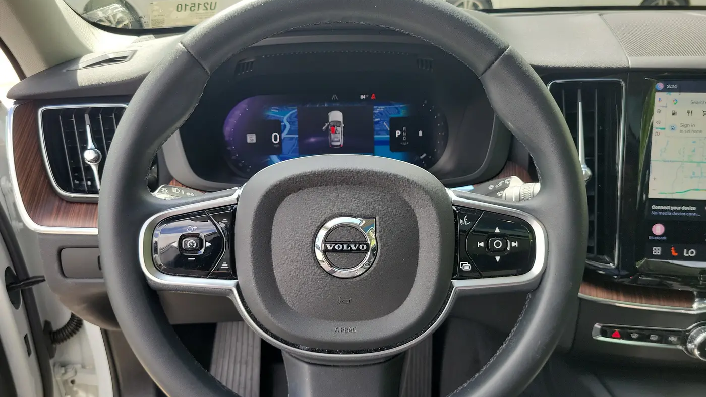 2023 Volvo XC60 B5 Plus Bright Theme