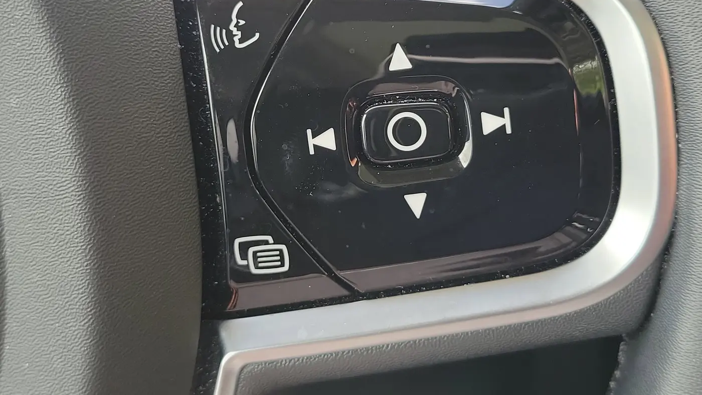 2023 Volvo XC60 B5 Plus Bright Theme
