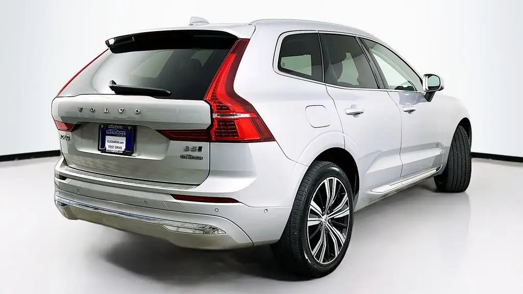2023 Volvo XC60 B5 Plus Bright Theme