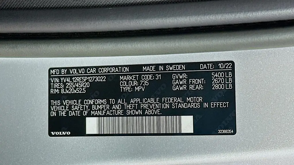 2023 Volvo XC60 B5 Plus Bright Theme