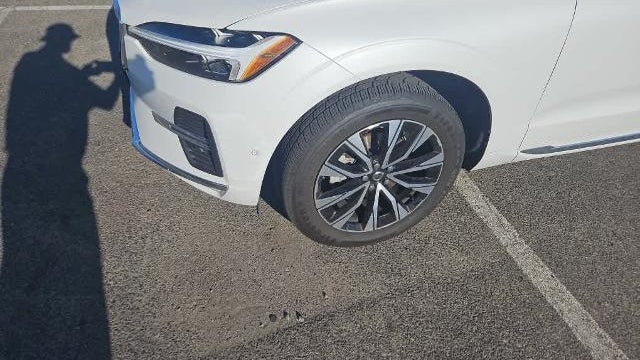2023 Volvo XC60 B5 Plus Bright Theme