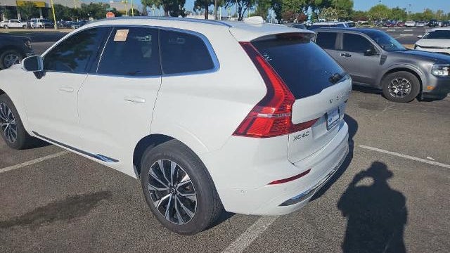 2023 Volvo XC60 B5 Plus Bright Theme