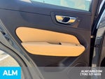 2023 XC60 Thumbnail 14