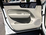 2023 XC60 Thumbnail 16