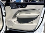 2023 XC60 Thumbnail 28