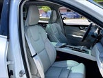 2023 XC60 Thumbnail 29