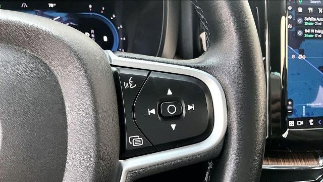 2022 Volvo XC60 B5 Momentum