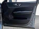 2022 XC60 Thumbnail 24