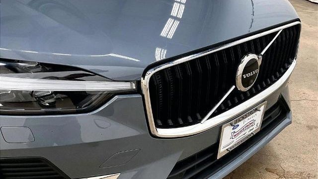 2022 Volvo XC60 B5 Momentum