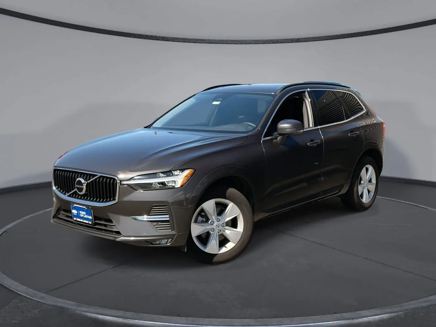 2022 Volvo XC60 - $26,175