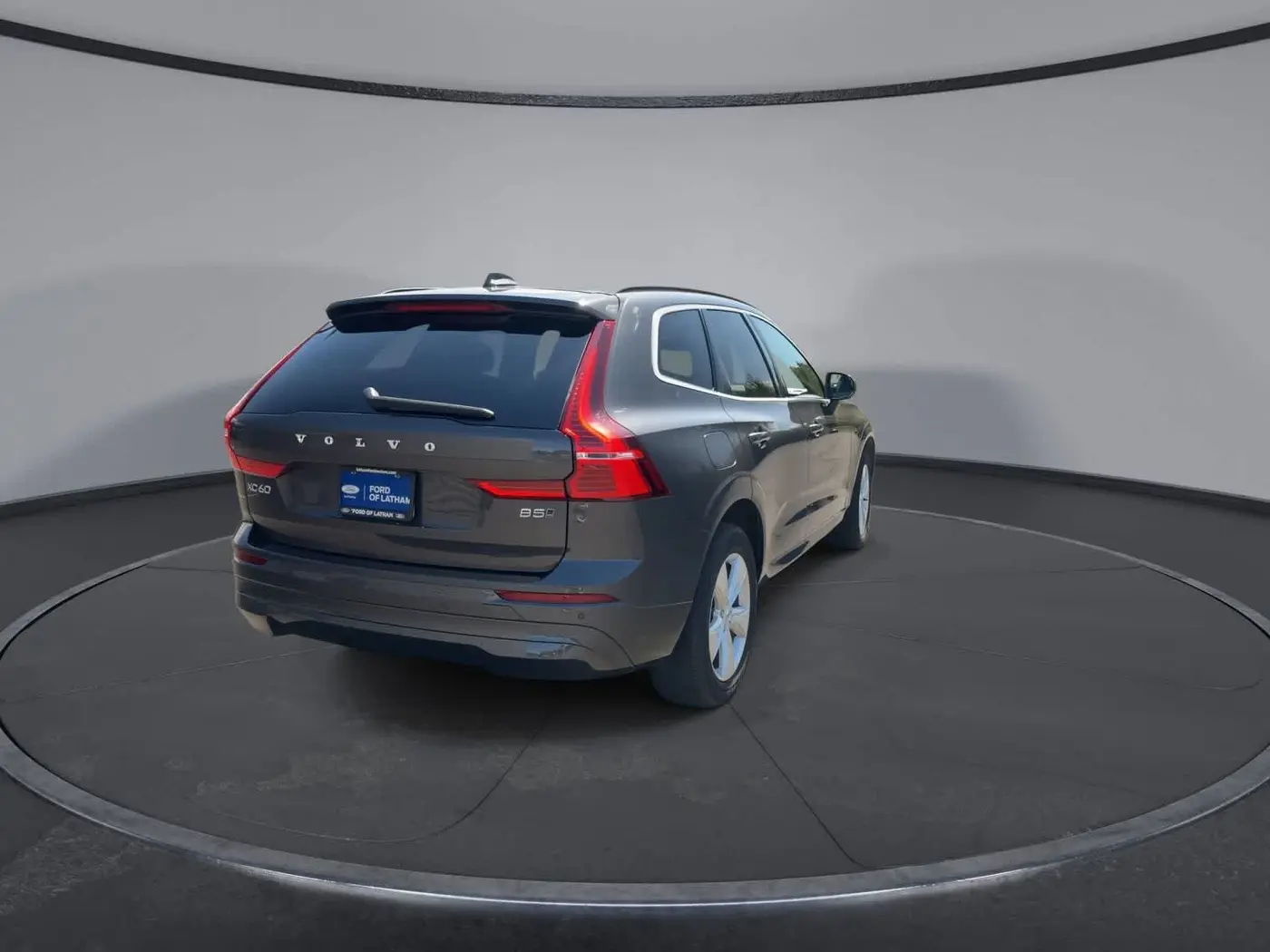 2022 Volvo XC60 - $26,175