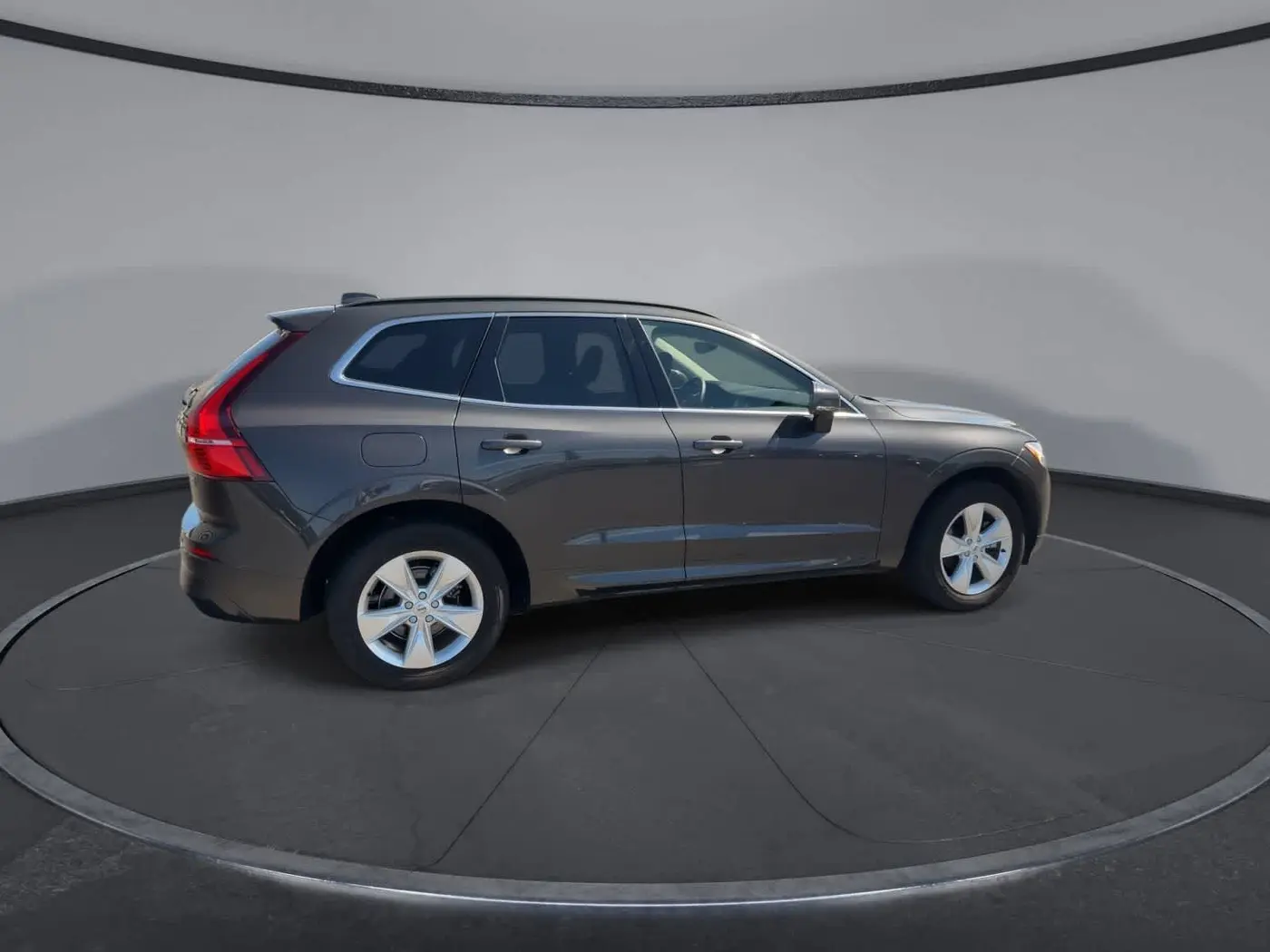 2022 Volvo XC60 - $26,175