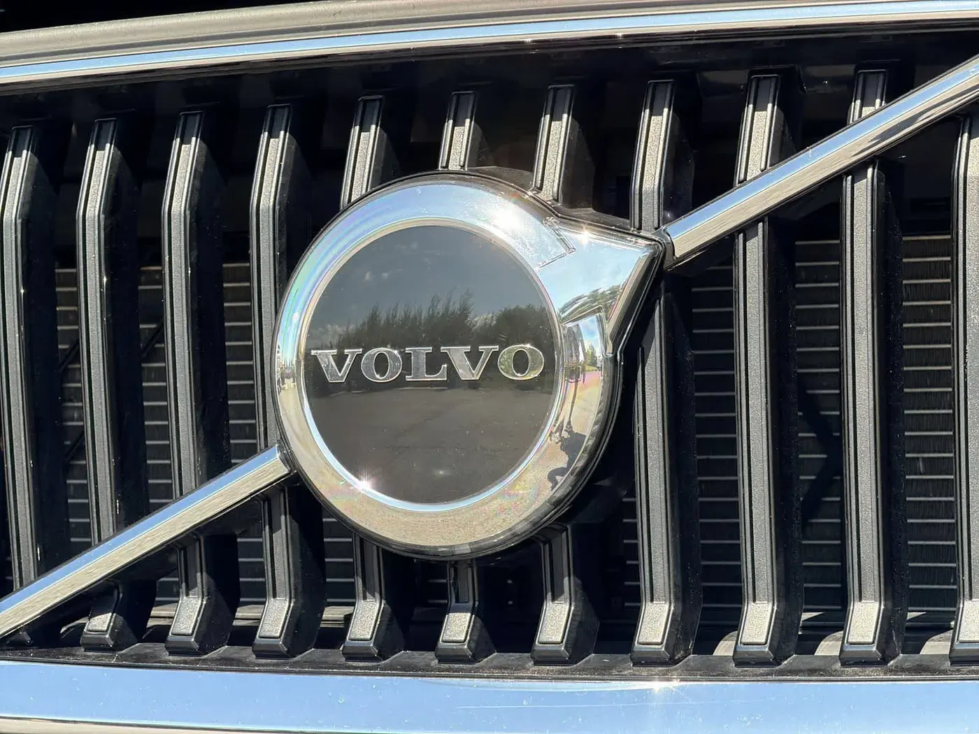 2022 Volvo XC60 - $26,175