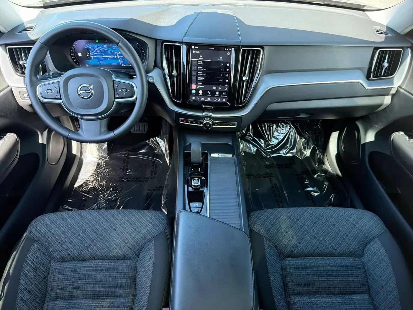 2022 Volvo XC60 - $26,175