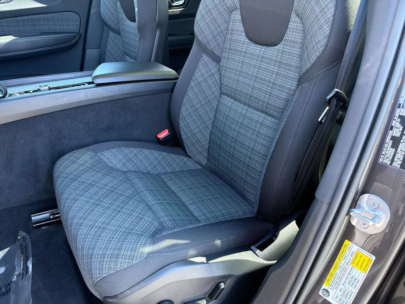 2022 Volvo XC60 - $26,175