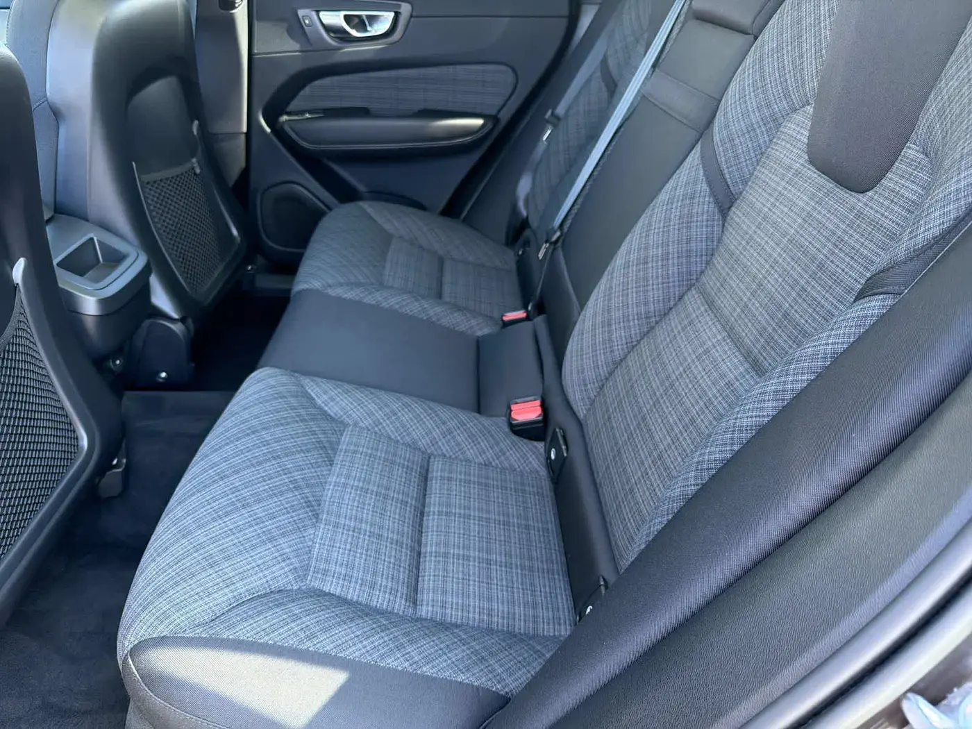 2022 Volvo XC60 - $26,175
