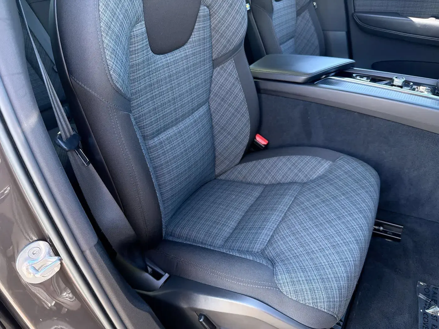 2022 Volvo XC60 - $26,175