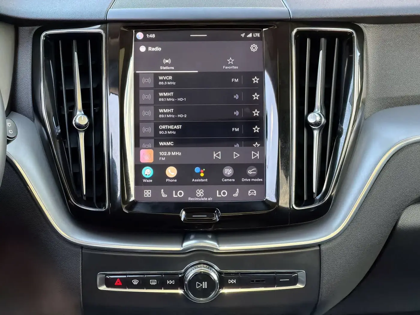 2022 Volvo XC60 - $26,175