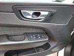 2022 XC60 Thumbnail 12