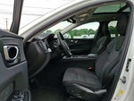 2022 XC60 Thumbnail 13
