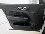 2022 XC60 Thumbnail 12