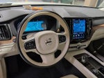 2022 XC60 Thumbnail 3