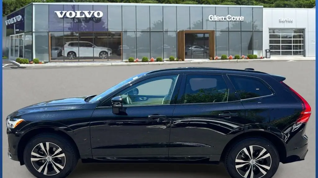 2024 Volvo XC60 B5 Core Dark Theme