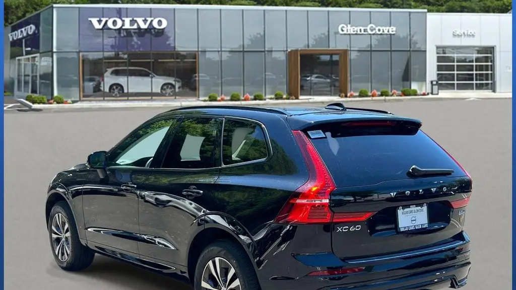 2024 Volvo XC60 B5 Core Dark Theme