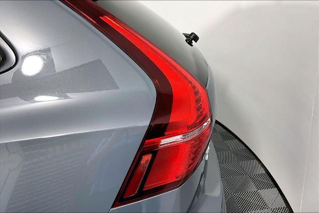 2024 Volvo XC60 - $35,141
