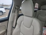2022 XC60 Thumbnail 21