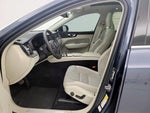 2022 XC60 Thumbnail 11