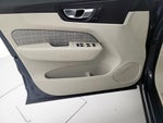 2022 XC60 Thumbnail 12