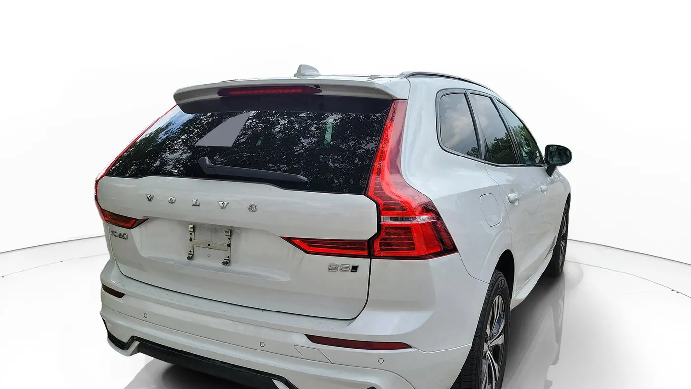 2024 Volvo XC60 B5 Core Dark Theme