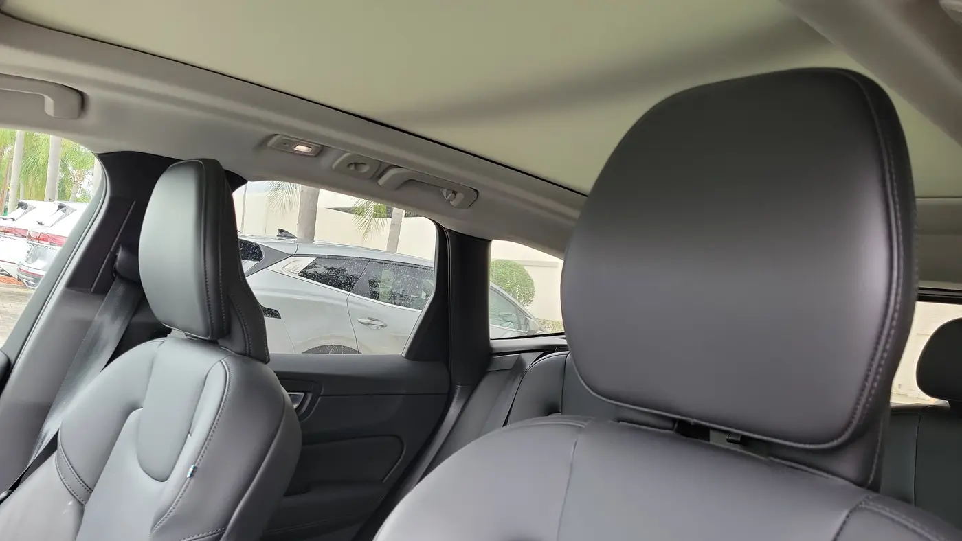 2024 Volvo XC60 B5 Core Dark Theme