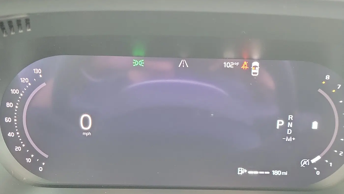 2024 Volvo XC60 B5 Core Dark Theme