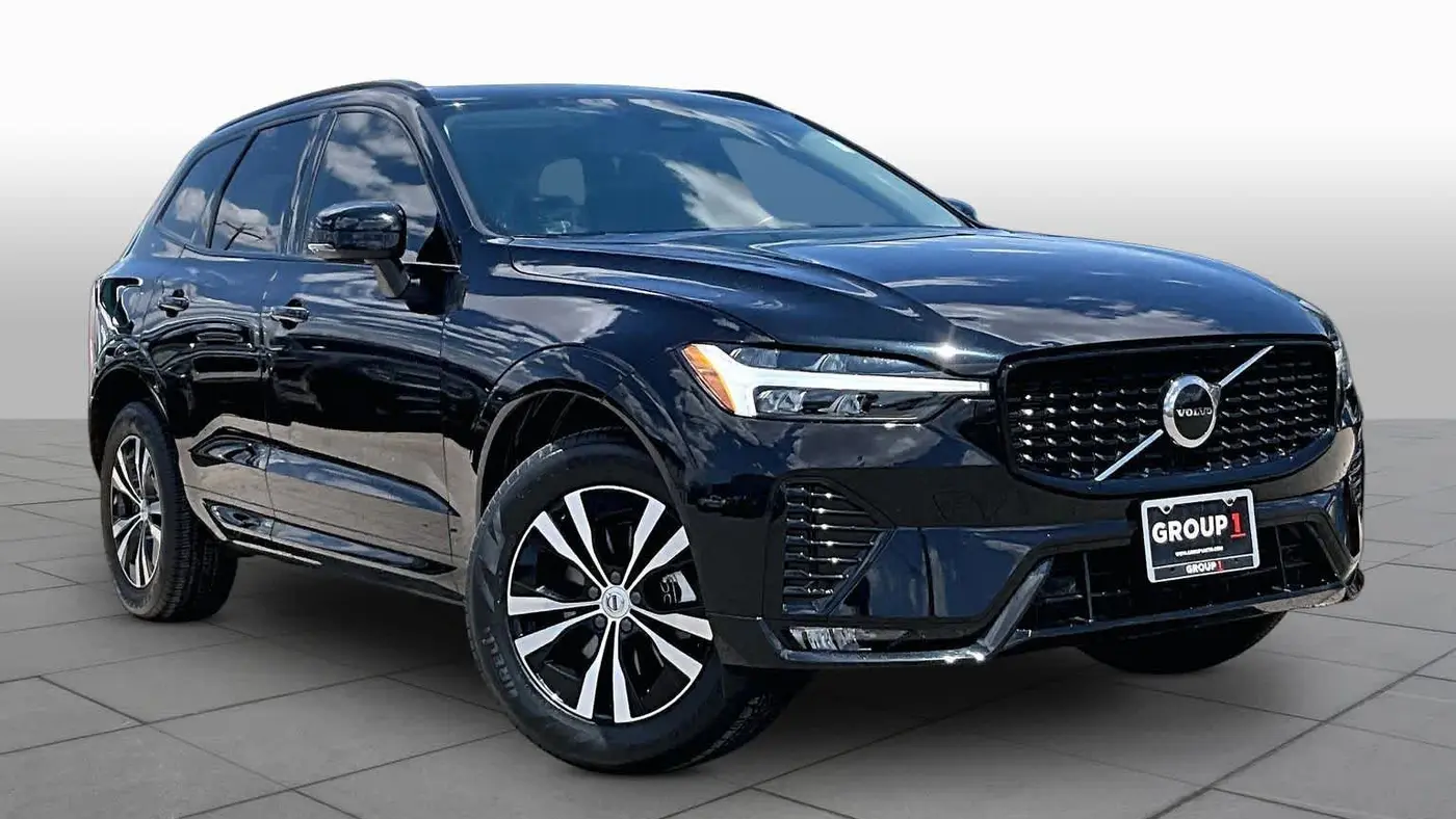 2024 Volvo XC60 B5 Core Dark Theme
