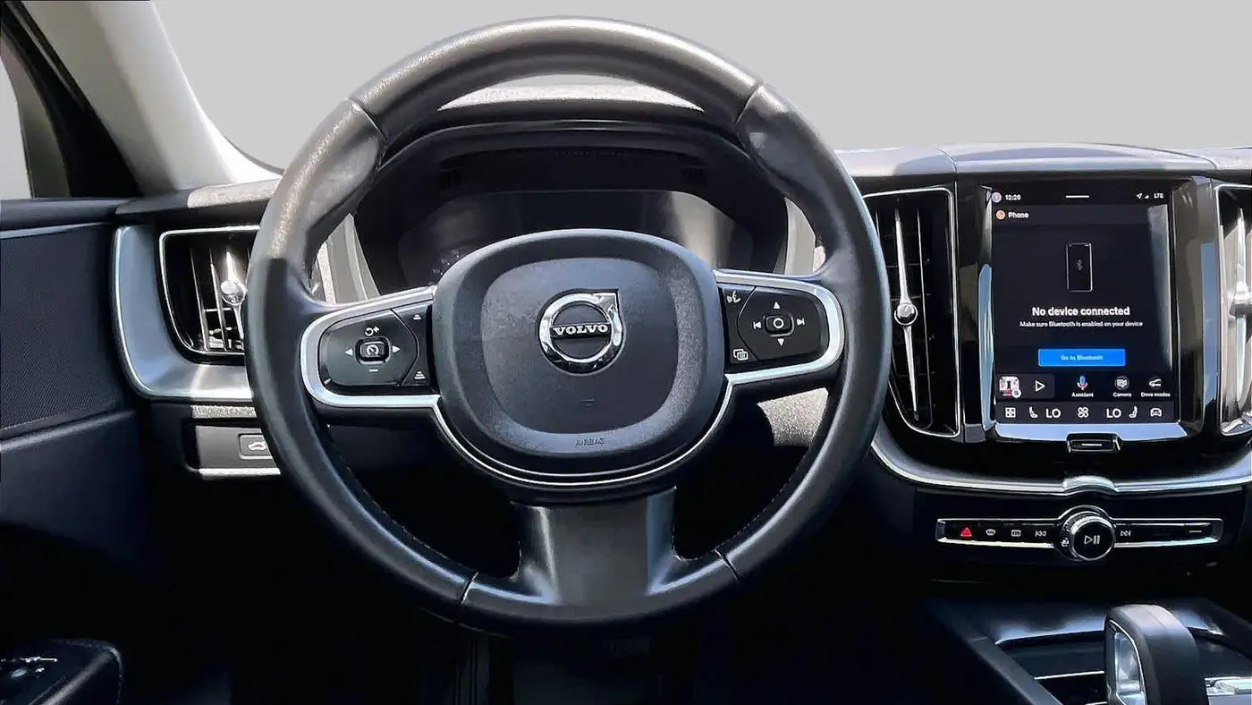 2024 Volvo XC60 B5 Core Dark Theme
