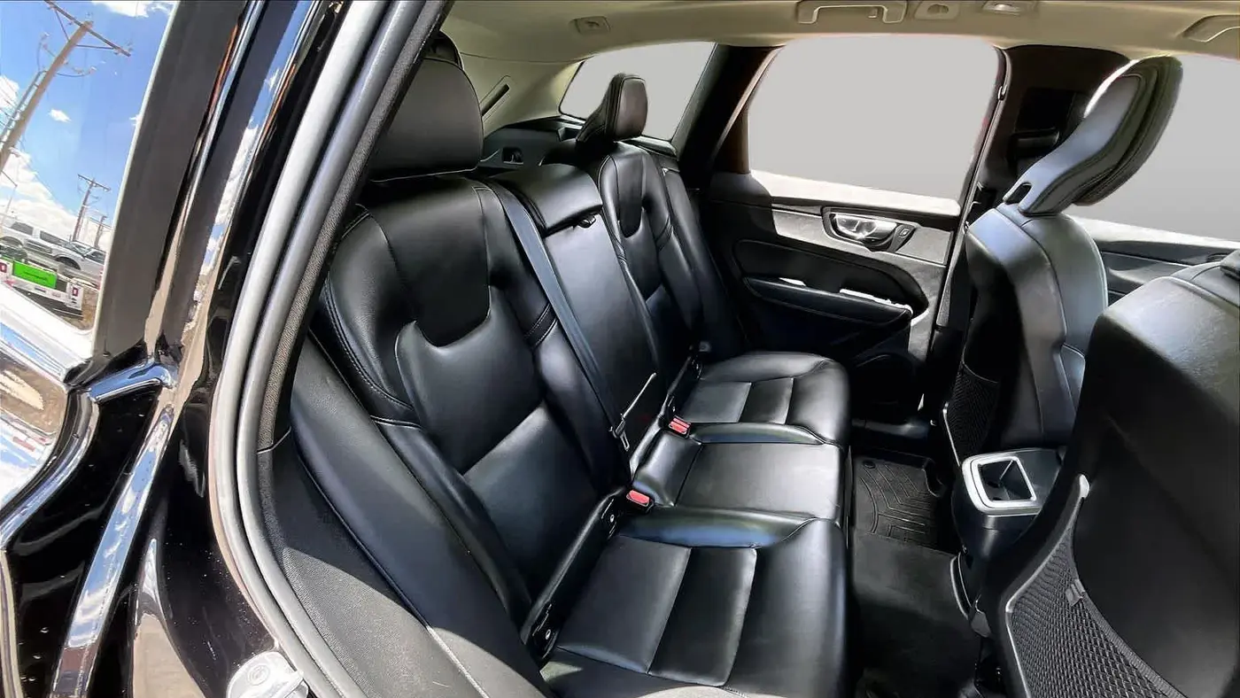 2024 Volvo XC60 B5 Core Dark Theme