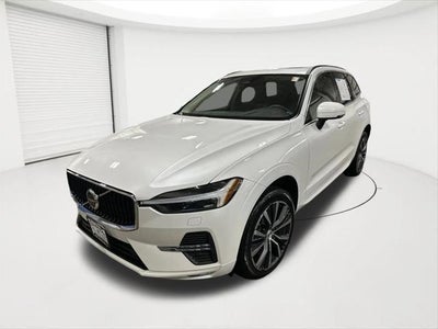 2022 Volvo XC60 AWD B5 Momentum 4DR SUV