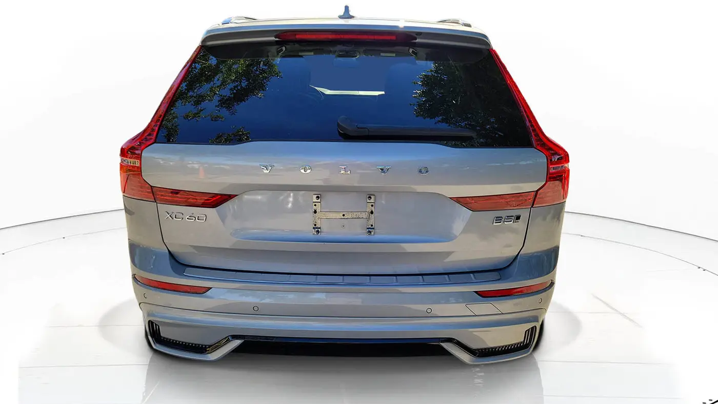 2024 Volvo XC60 B5 Core Dark Theme