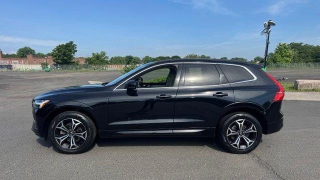 2022 Volvo XC60 B5 Momentum