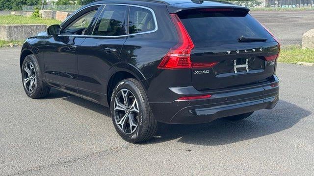 2022 Volvo XC60 B5 Momentum