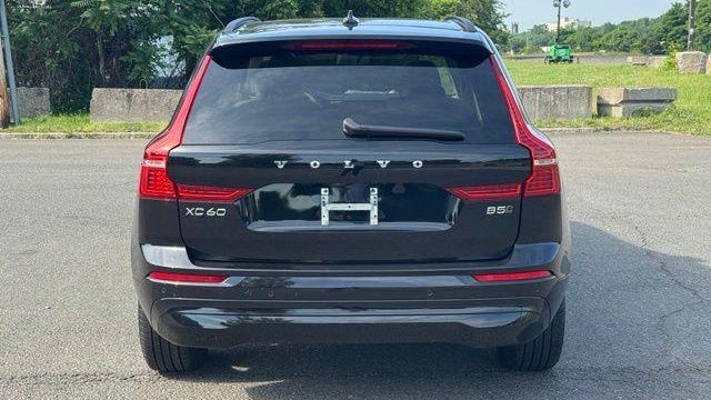 2022 Volvo XC60 B5 Momentum