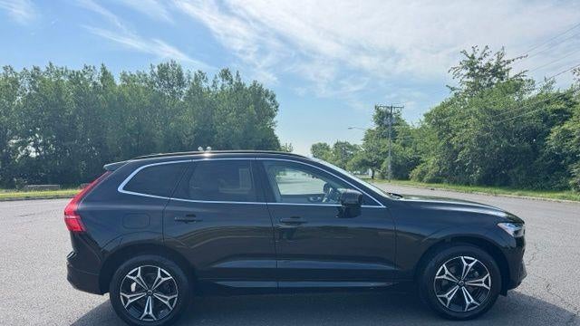 2022 Volvo XC60 B5 Momentum