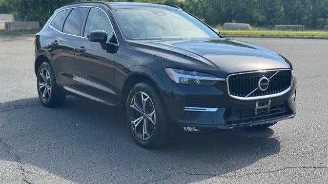 2022 Volvo XC60 B5 Momentum