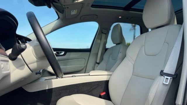 2022 Volvo XC60 B5 Momentum