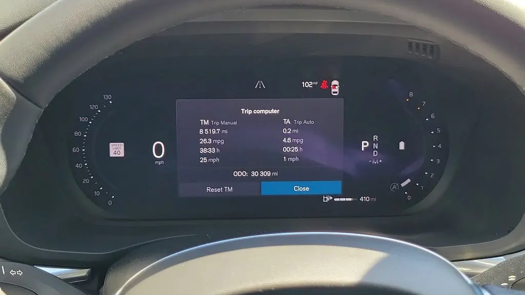 2024 Volvo XC60 B5 Core Dark Theme