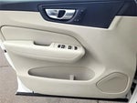 2022 XC60 Thumbnail 15